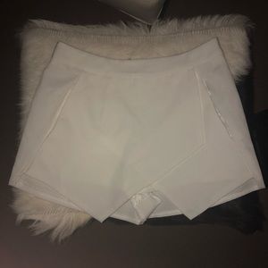white envelope skort